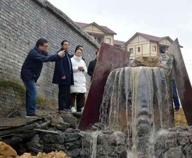 衛(wèi)星有“散光”？洞庭湖被挖2000畝沒發(fā)現(xiàn)！農(nóng)民蓋個牛棚逮個