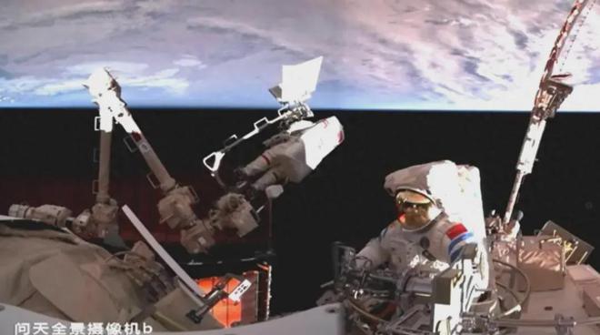 中國隱藏實(shí)力？美媒：神十九乘組首次出艙9小時(shí)6分領(lǐng)先NASA
